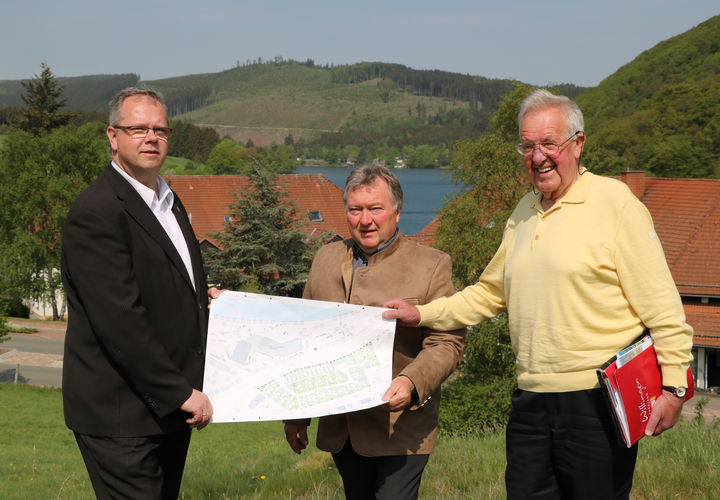 Gert Göbel präsentiert das neue Bauprojekt Chaletpark Diemelsee