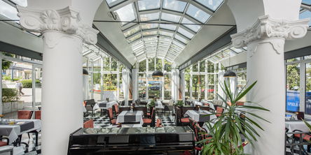 Restaurant Inneraum im Hotel Quellenhof