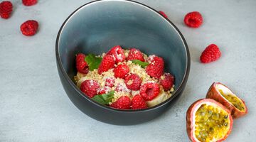 Basisches Müsli mit Himbeeren
