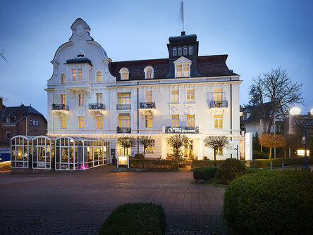 Hotel Quellenhof in Bad Wildungen in der Dämmerung