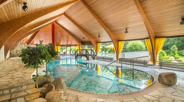 Innenpool im Wellnessbereich des Hotels Stryckhaus