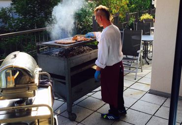 Bild zur News: Jeden Mittwoch und jeden Samstag Abend grillen wir für Sie auf der Terrasse vom Posthotel Rotenburg