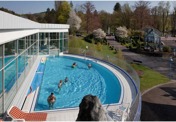 Außenbereich der Therme Bad Wildungen