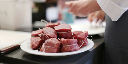 Rindfleisch in der Küche des Hotel Quellenhof