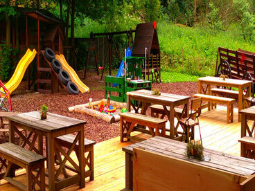 Kinderspielplatz mit Terrasse im Hotel Bad Wildungen
