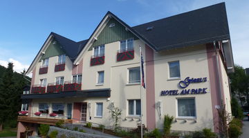 Außenansicht des Göbel's Hotel am Park