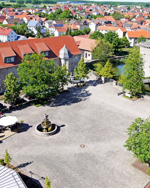 Luftaufnahme mit Friedewald im Hintergrund von Göbel's Schloss-Hotel bei Bad Hersfeld