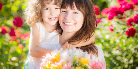 Kind mit Mutter 