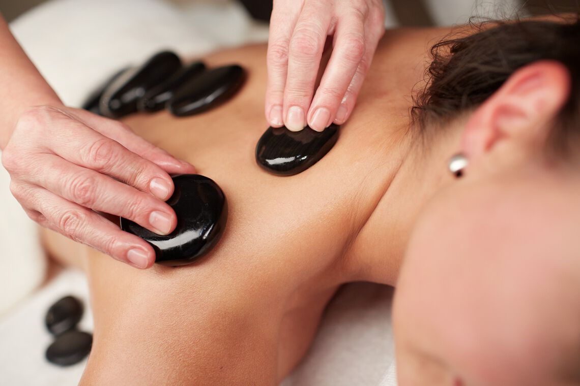 Hot Stone Massage im Wellnesshotel Bad Wildungen