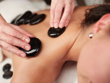 Hot Stone Massage im Wellnesshotel Bad Wildungen