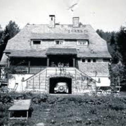Schwarz-Weiß-Aufnahme des Haus am Stryck 