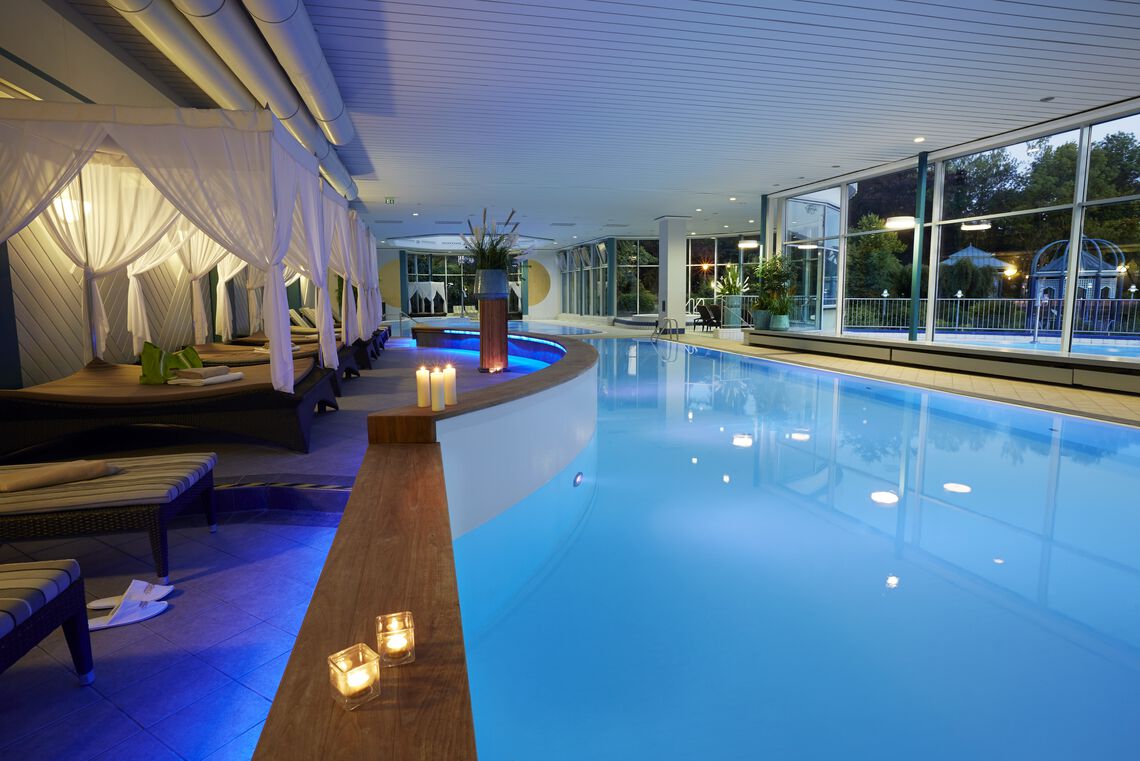 Innenpool des Hotel Quellenhof Bad Wildungen