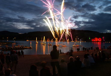 Bild zur News: "Diemelsee in Flammen" 