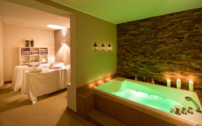 Wellnessraum mit Badewanne im Göbel's Seehotel